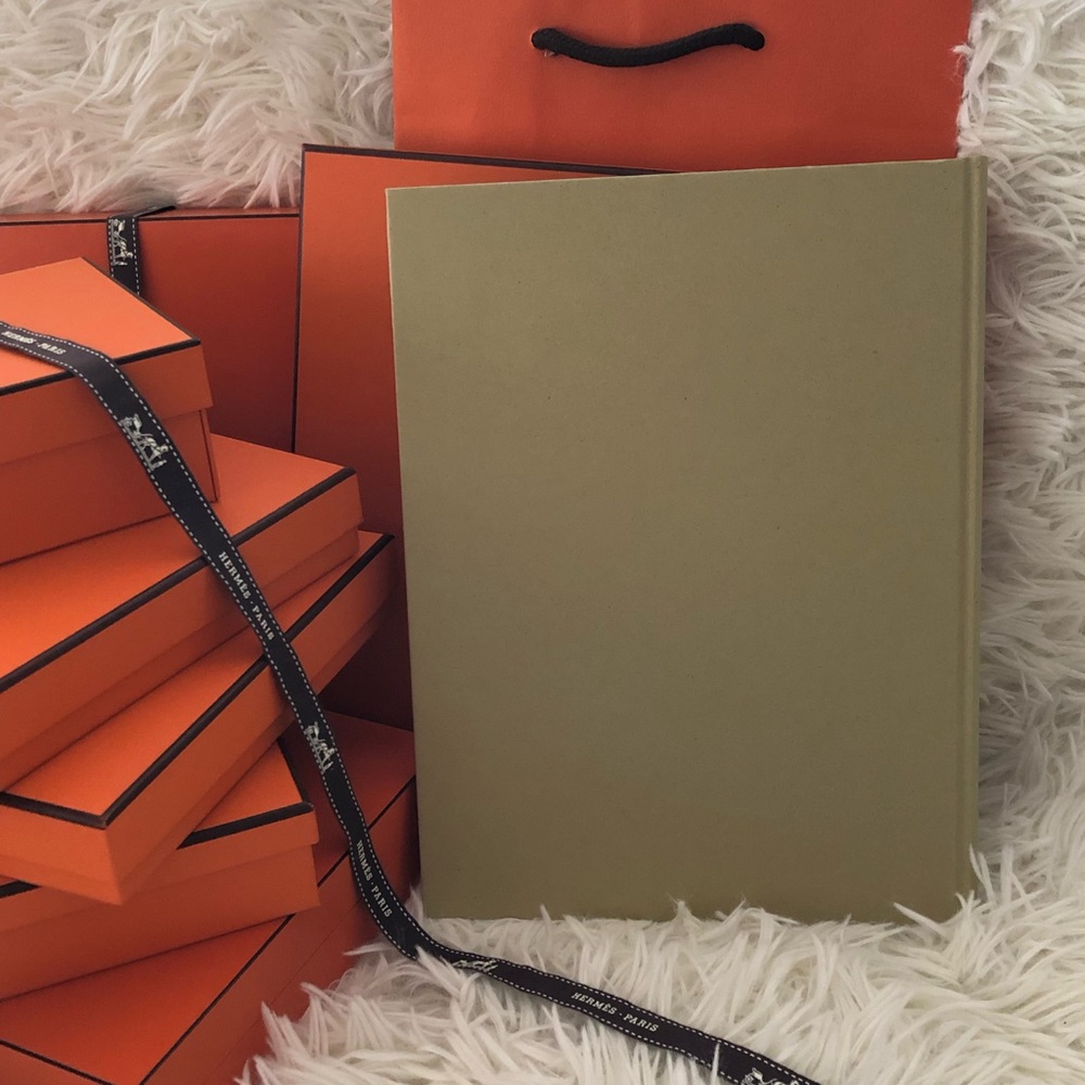 Hermès Table Book Only (Free Paper Bag only, ribbon not included) - Picture 7 of 8